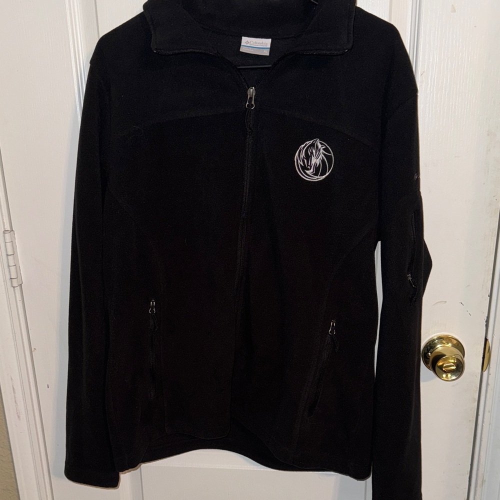 Columbia jacket w/ Dallas Mavericks logo